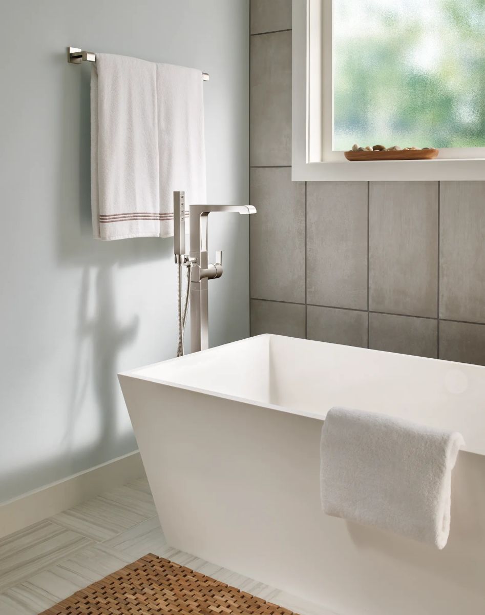 DELTA Ara Single Handle Floor Mount Tub Filler Trim with Hand Shower — Stainless