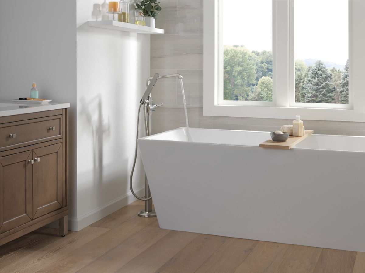 DELTA Tetra Floor Mount Tub Filler Trim — Lumicoat® Stainless