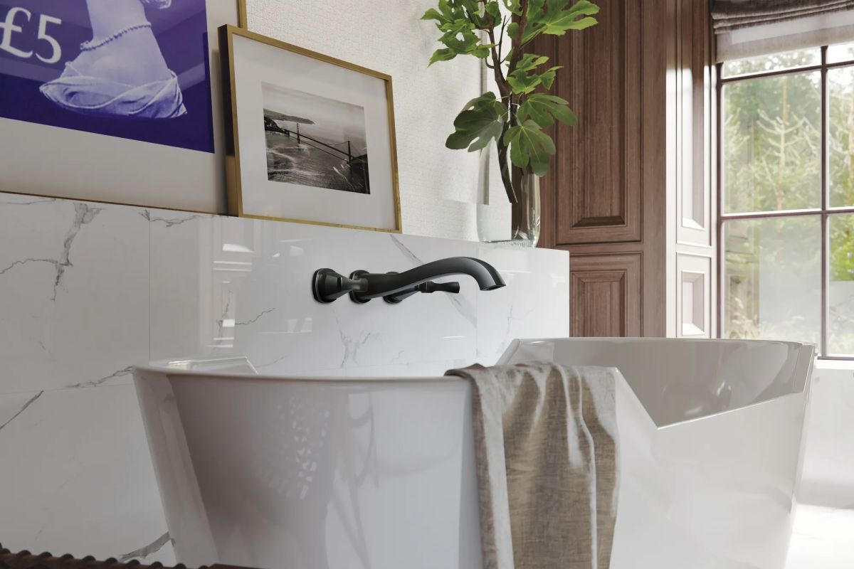 DELTA Stryke Wall Mounted Tub Filler — Matte Black