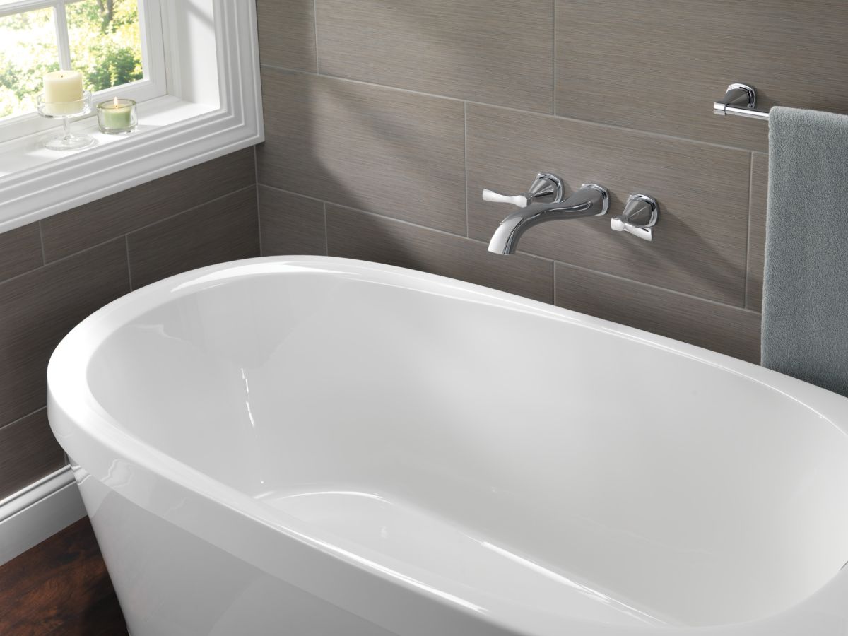 DELTA Stryke 24" Towel Bar — Chrome